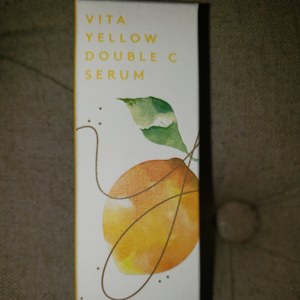 NIB Vita Yellow Double C Serum